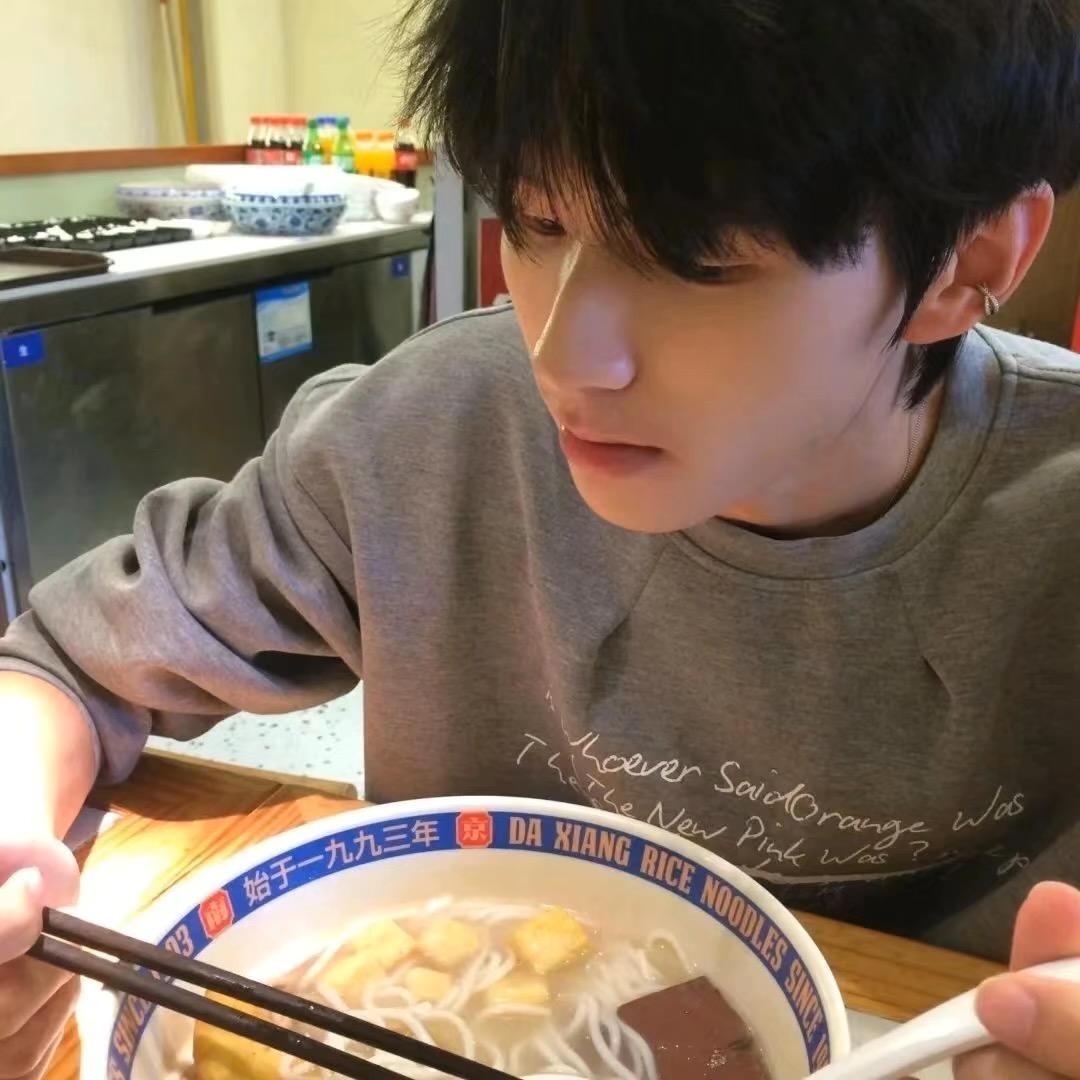 吃不饱的小孩