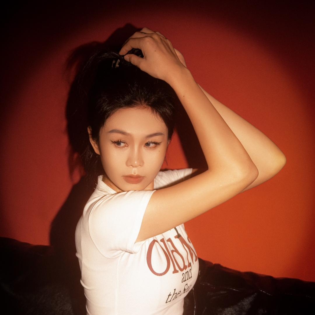 奶思别墅换装自拍馆