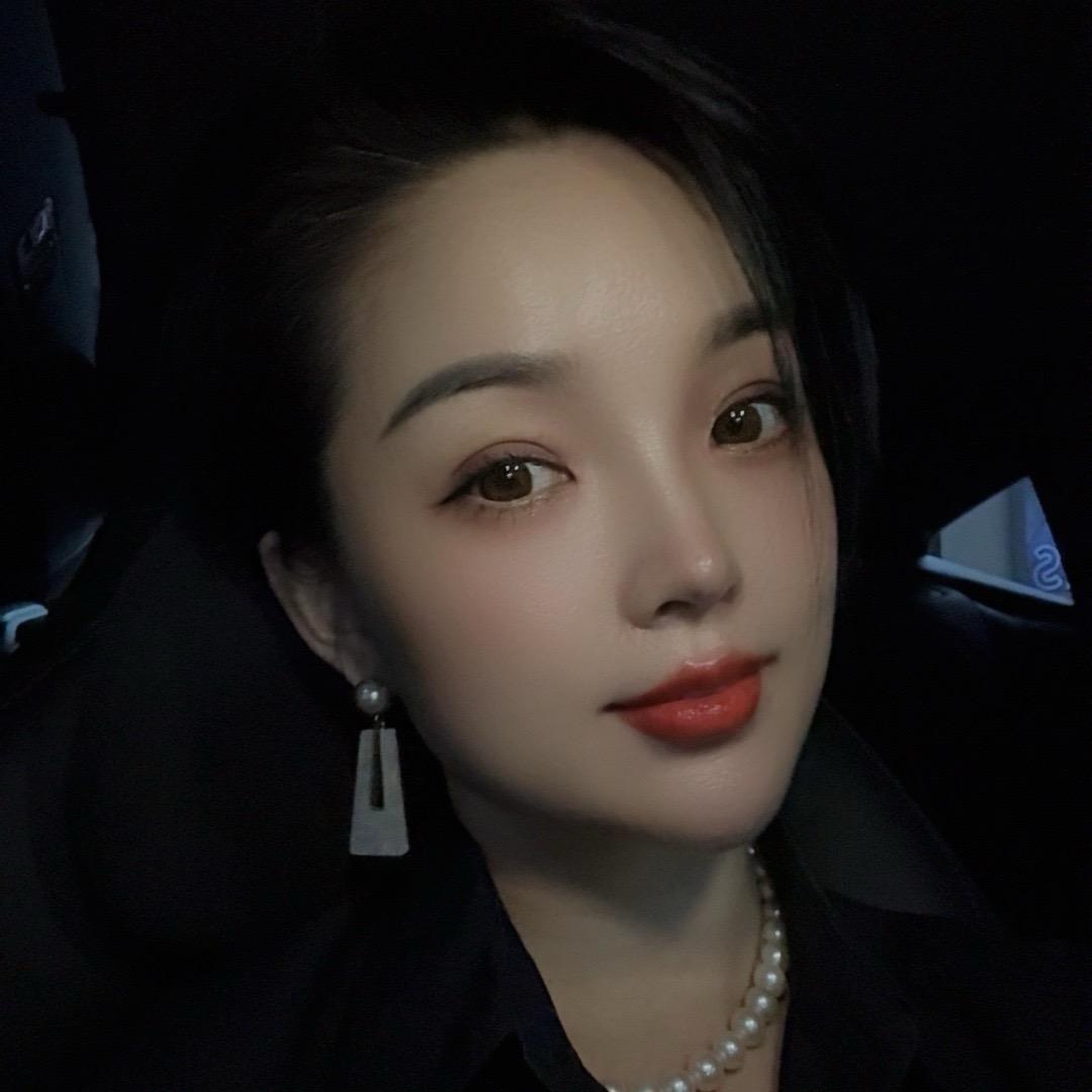 华尔街名品董晴晴服装店