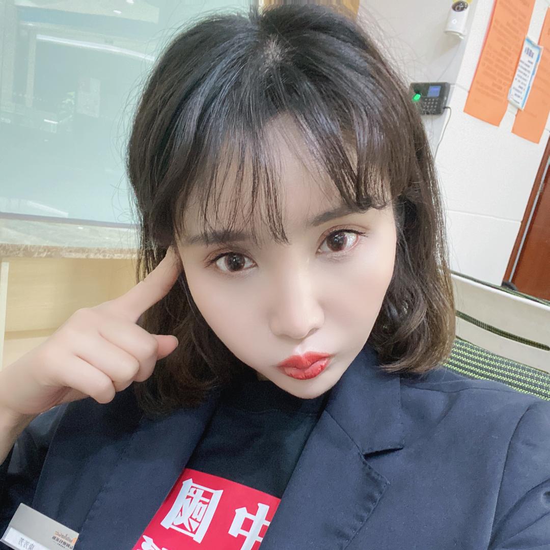 🌈村er里有个姑娘叫小芳°