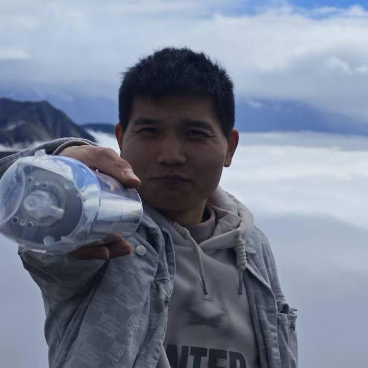 马背上的男人