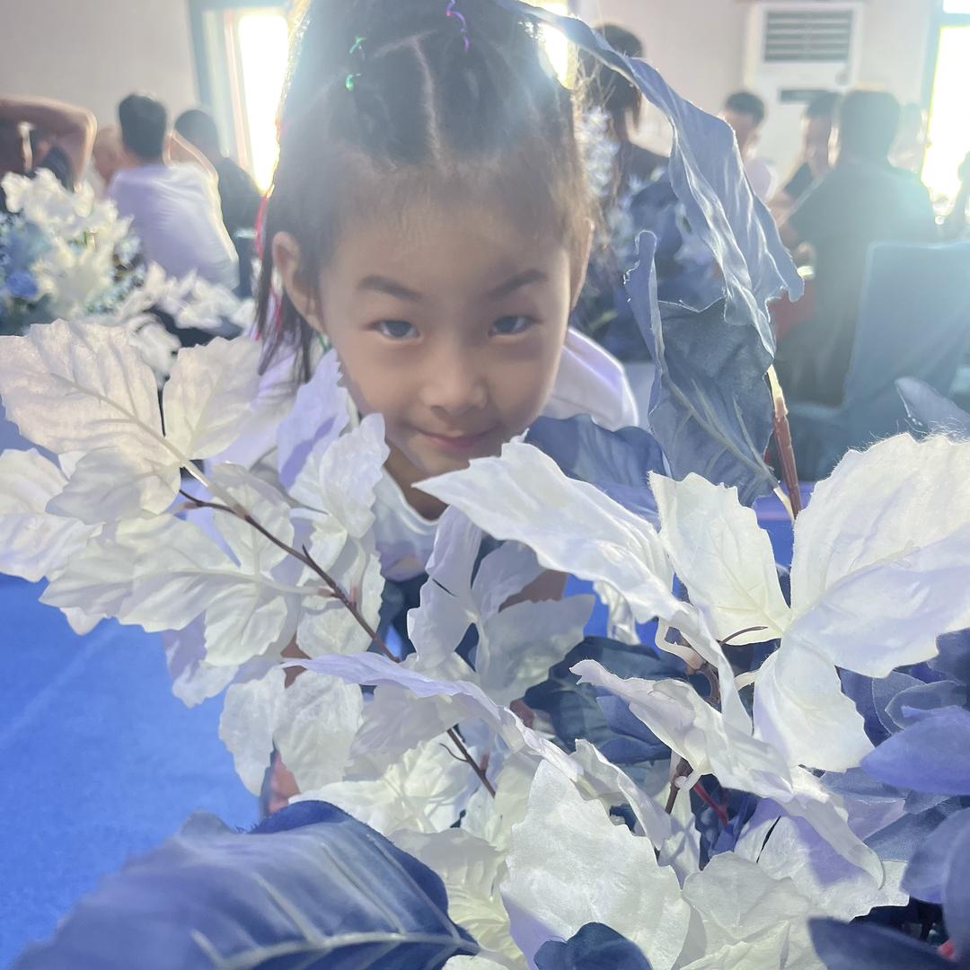 幸福像花儿一样🌸