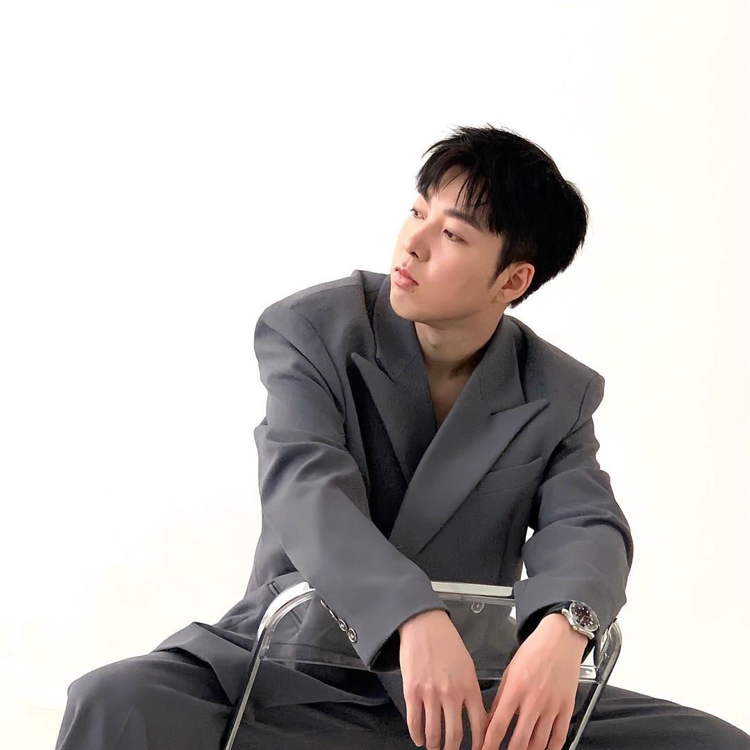 金剪刀造型 (吾悦店)