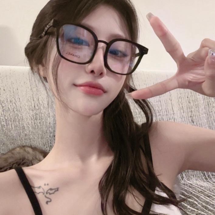 底裤漏个洞~