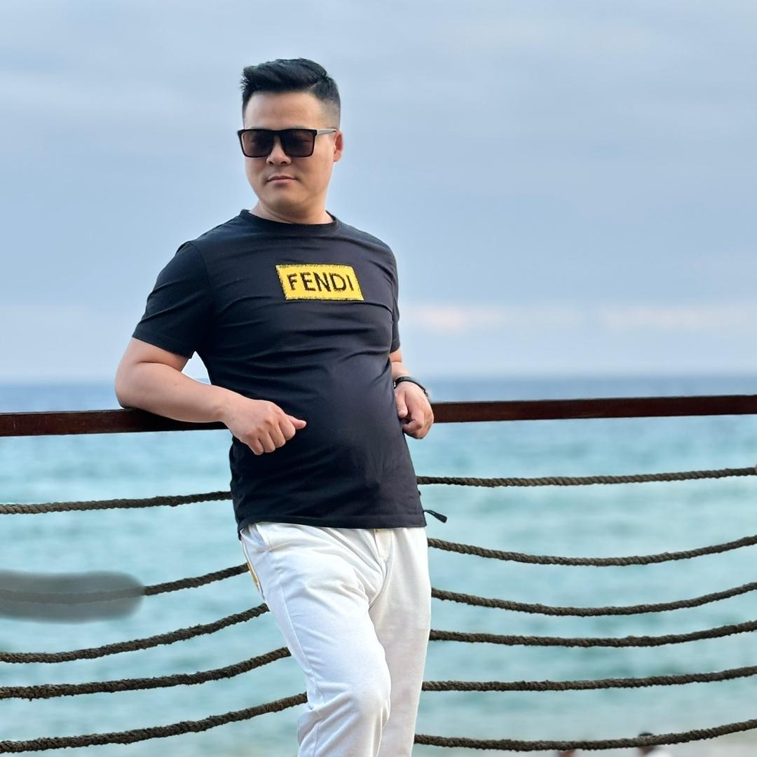 青海朗越路灯工厂