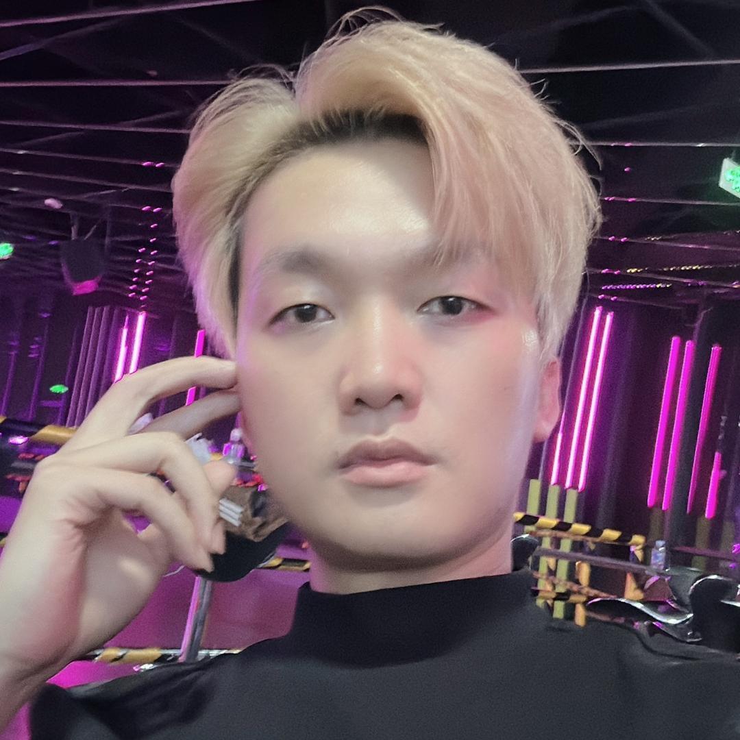 轮滑黄头发哥哥👦