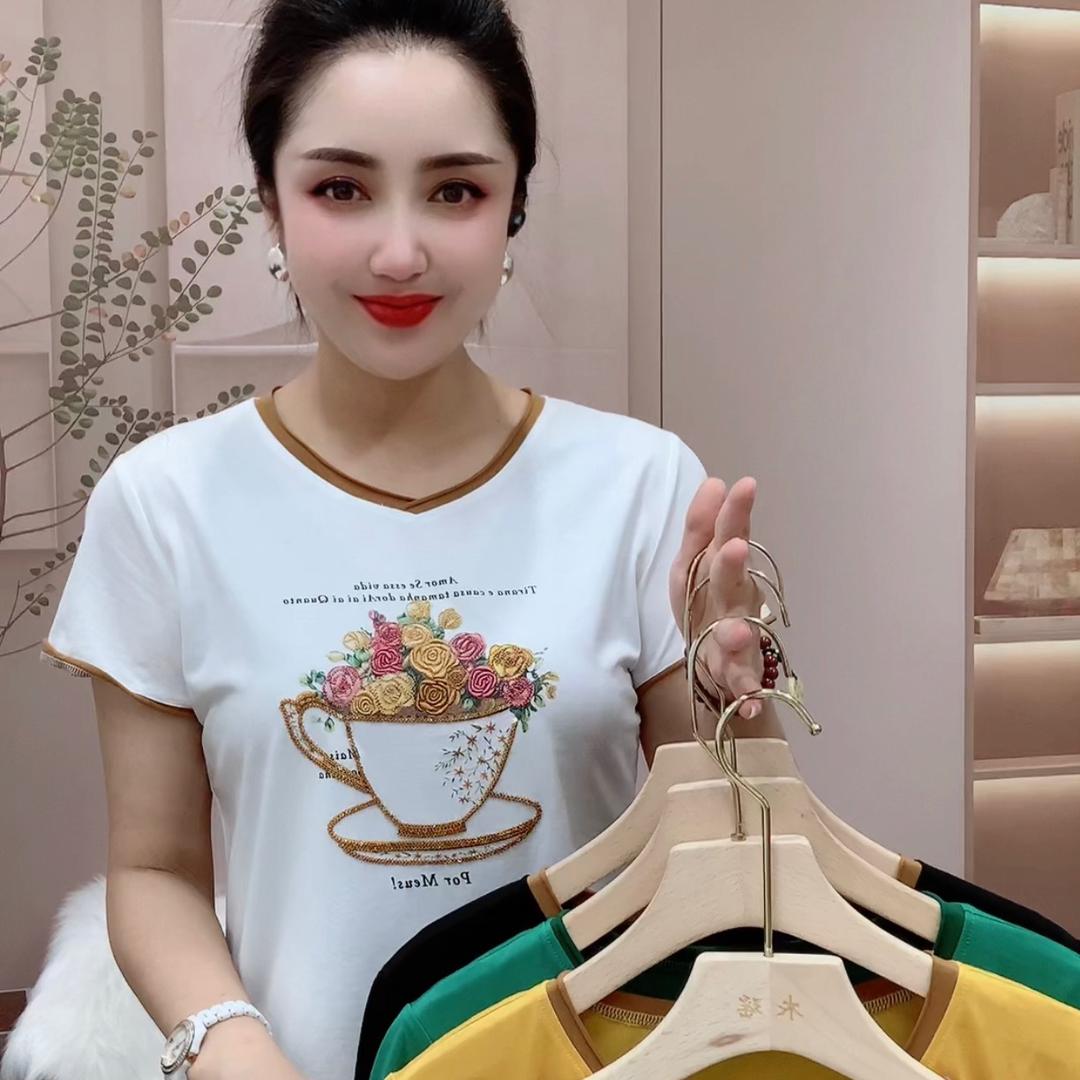 瑶瑶中老年女装店