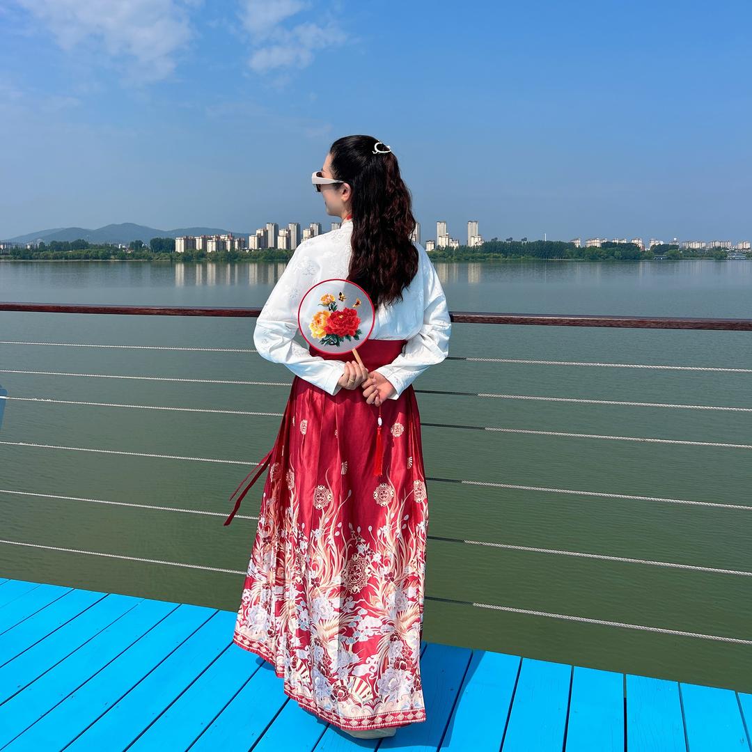 芊芊乖乖（勿连赞🙏）