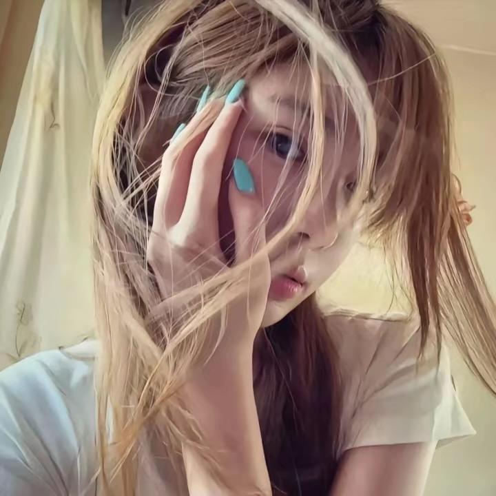 张薇薇-