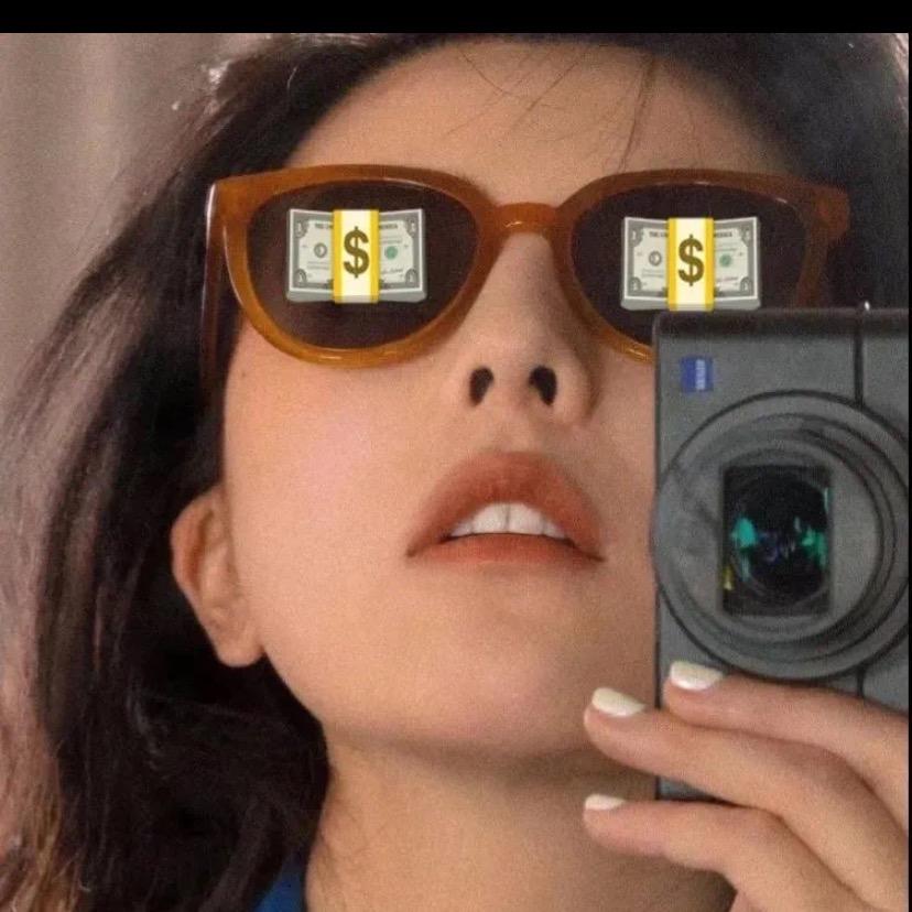 @草莓掉了糖！