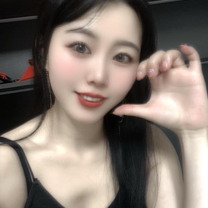 社恐小美。