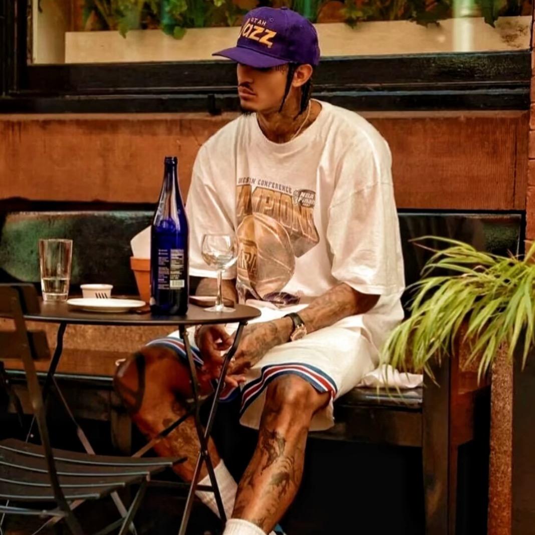 小张不会后仰跳投