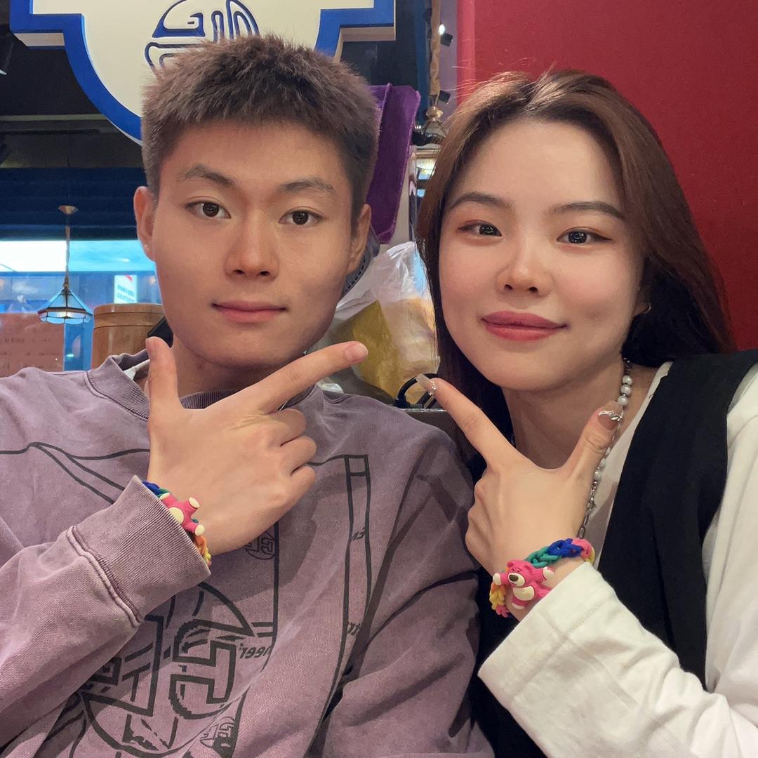 小李带小颜的健身日常