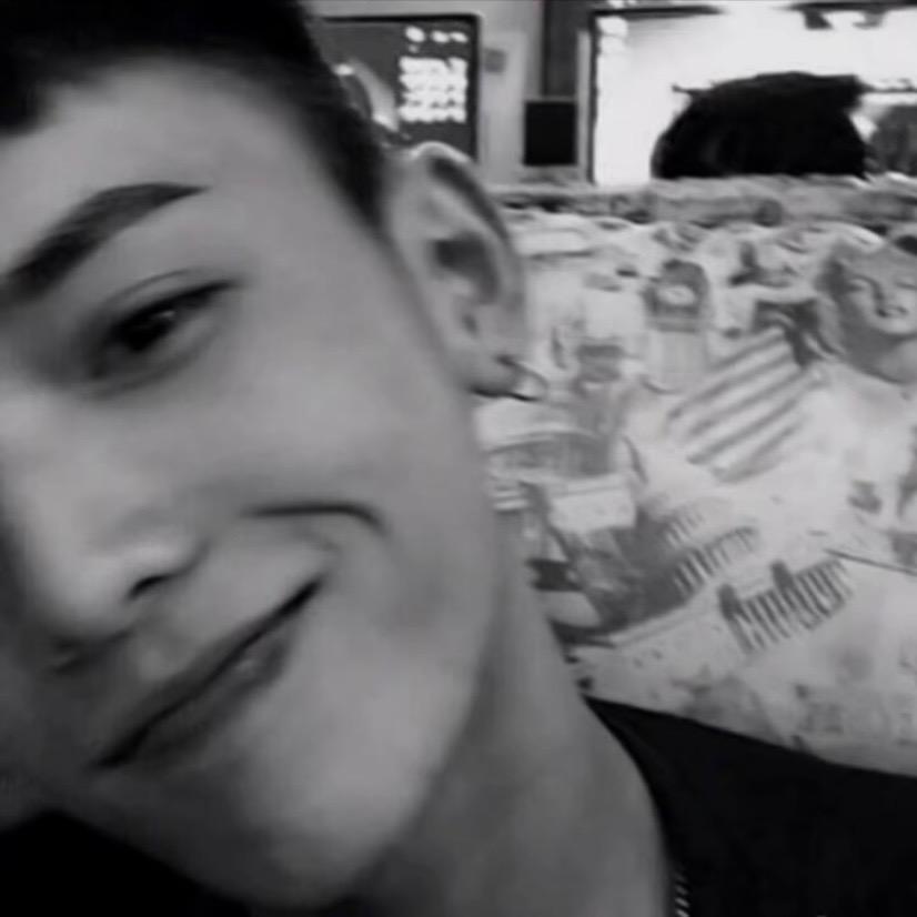 ￴￴ ￴￴ ￴ ￴￴