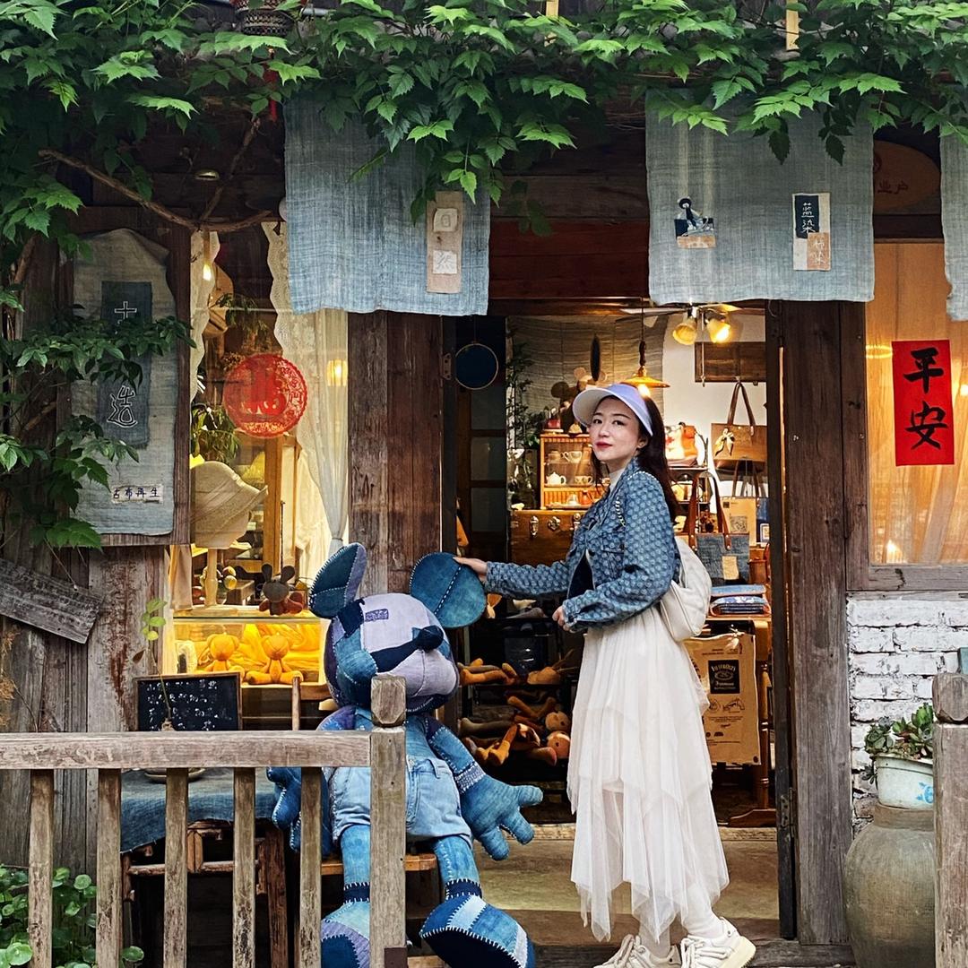 村里有个姑娘叫小方