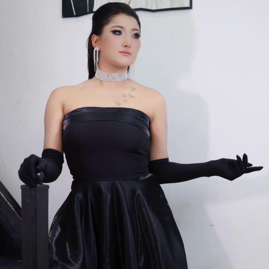 祖丽  衣身情愿女装店