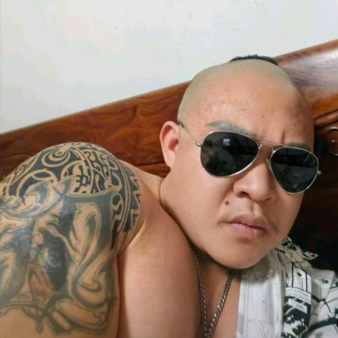 癞蛤蟆皮卷蛆蘸屎吃