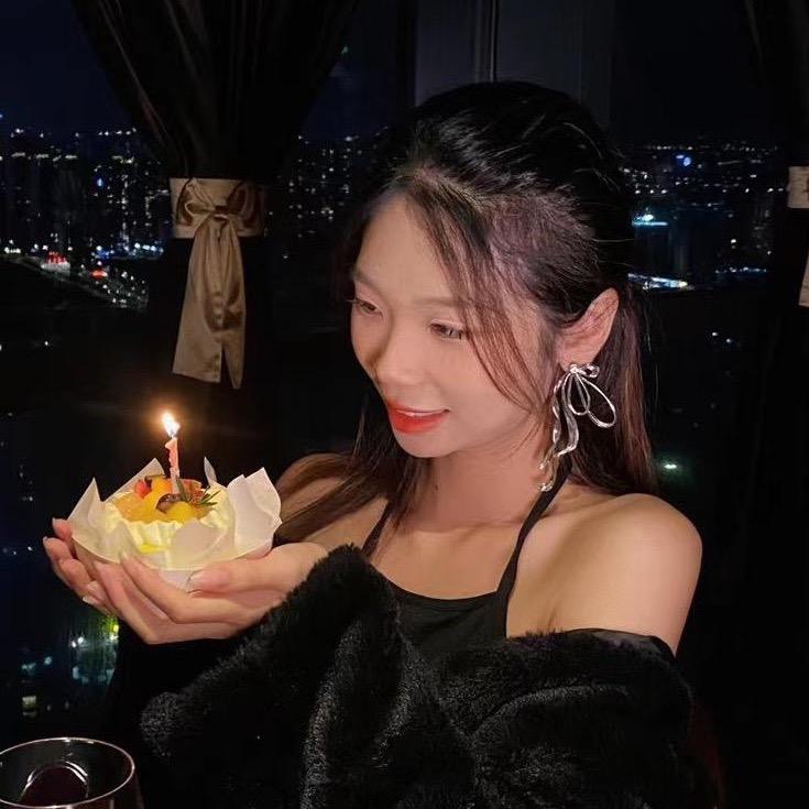咪吖酱好会吃!