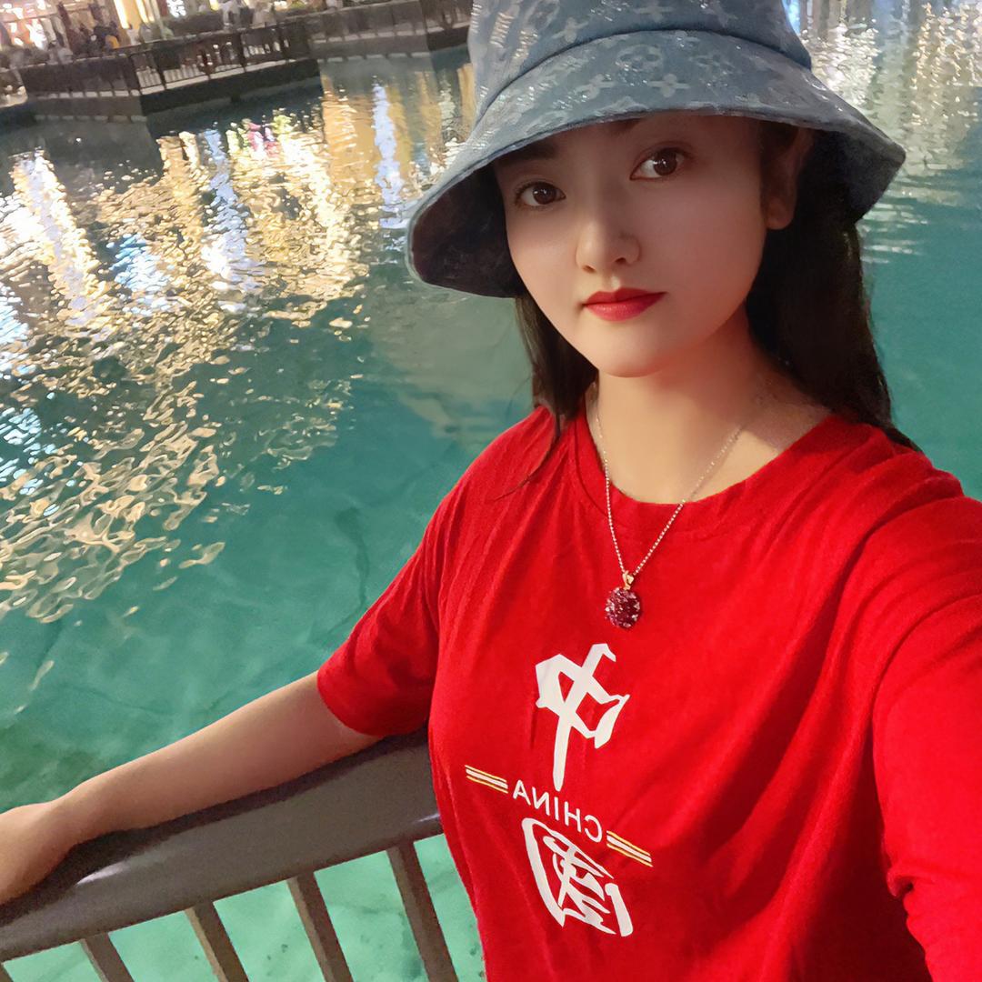 红红在迪拜