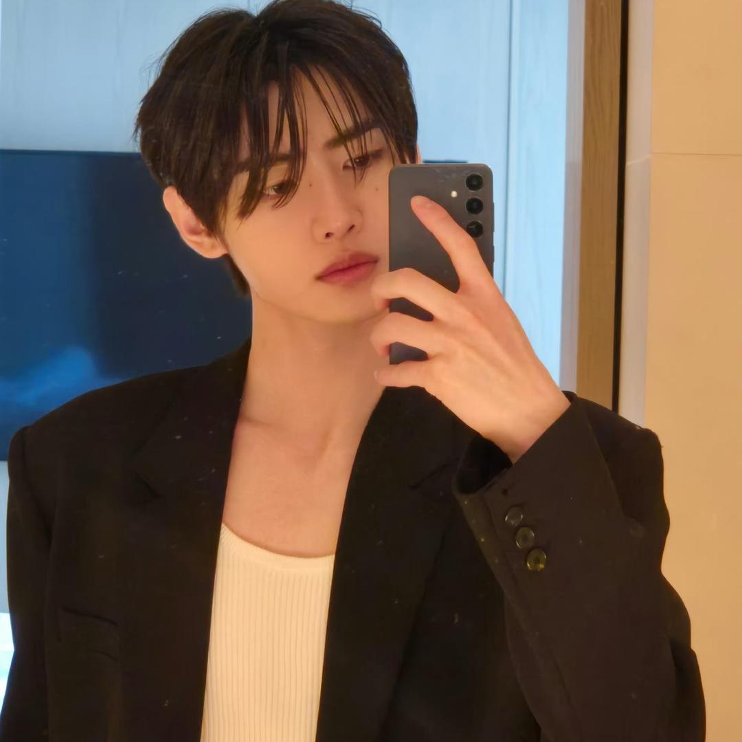 Vv王子🤴🏻 ㅤㅤㅤㅤㅤㅤㅤㅤㅤㅤ