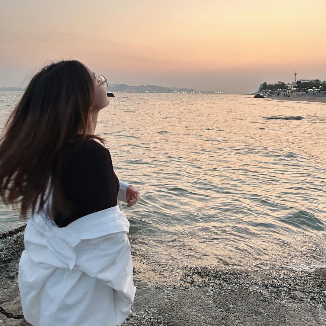 扶老爷爷闯红灯