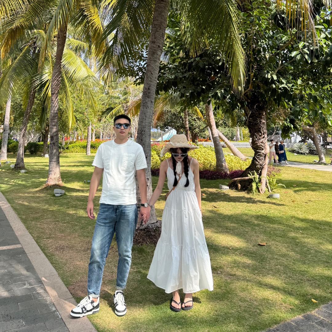 杨娜娜家服装店呀