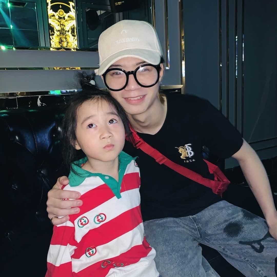 网易云故事听众