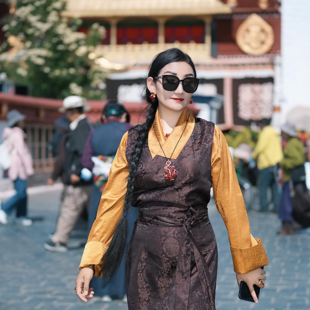 平措旺姆 杰亚亚商贸