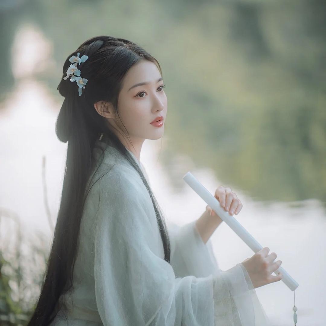 依依.小师姐