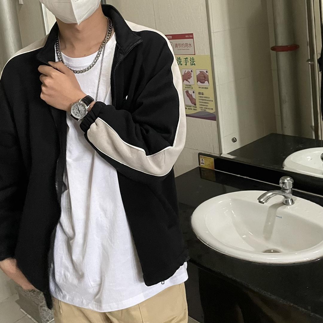 “平视”