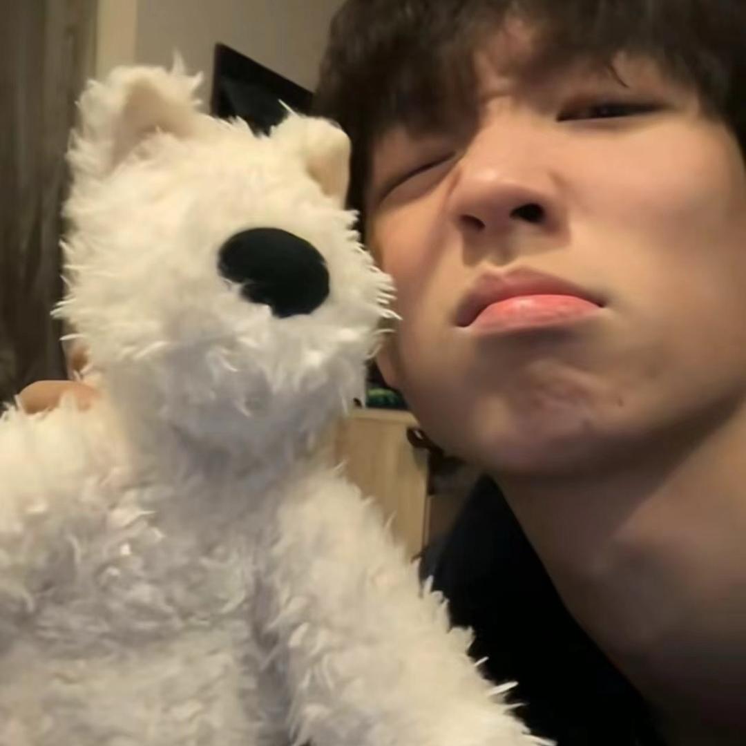 J、