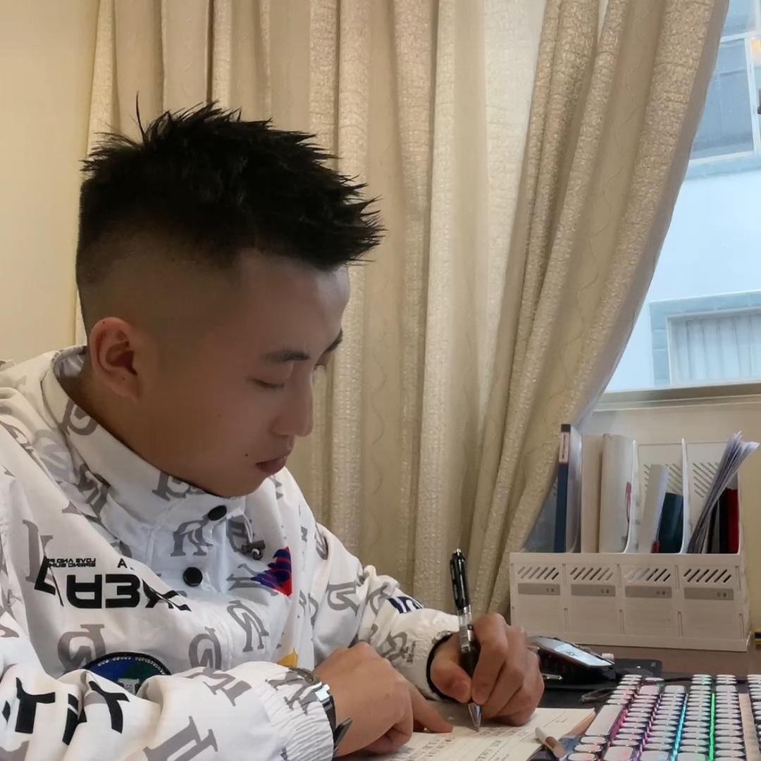 李明洋