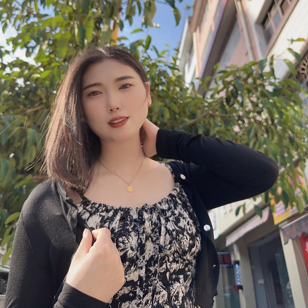小 师 妹 🌻
