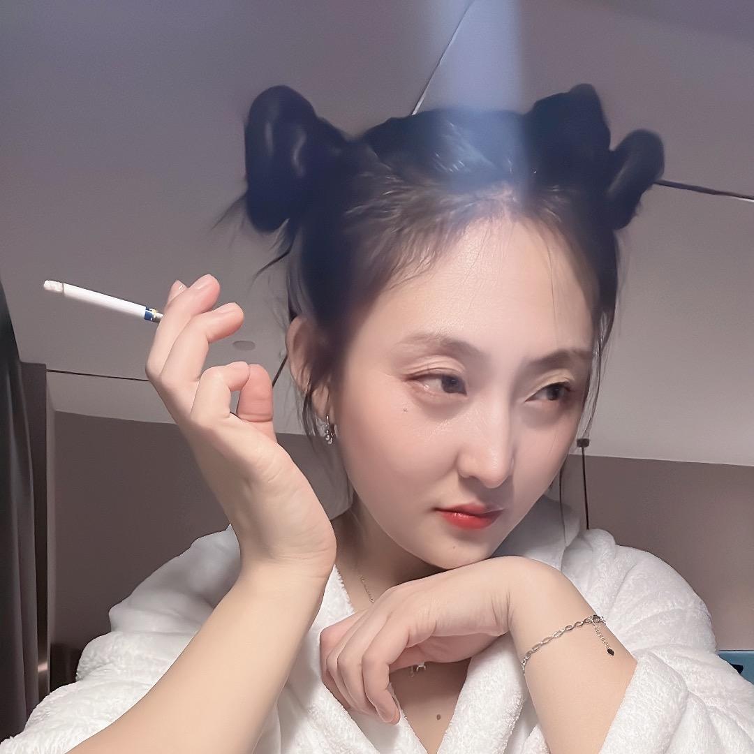 哏啾啾