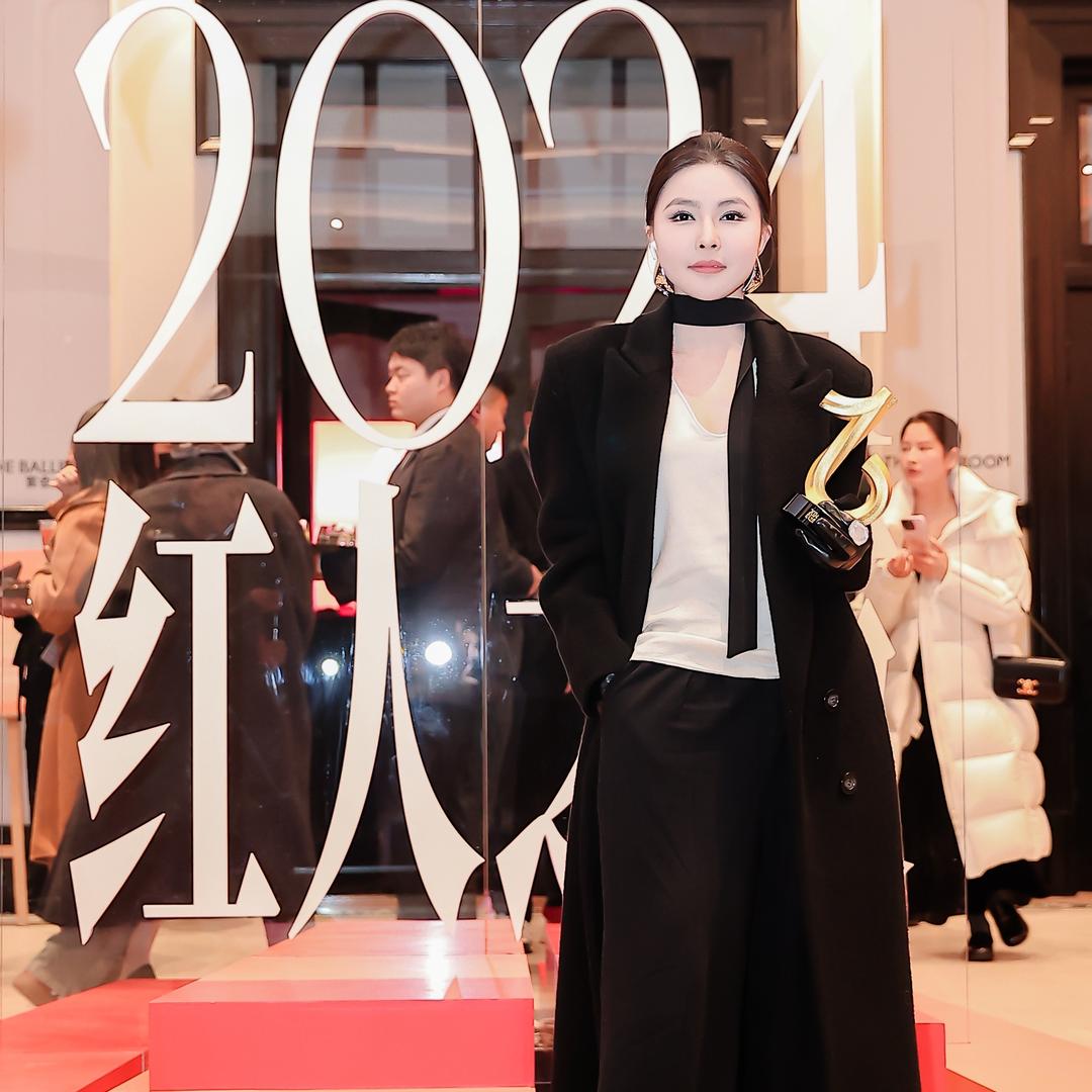 溶溶授权时尚女装