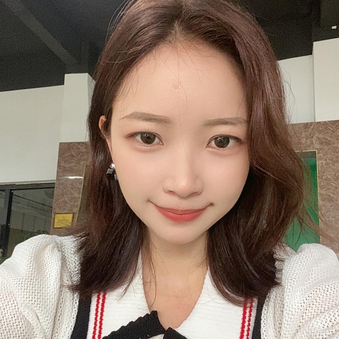 地上铁新能源物流车租赁～刘小姐