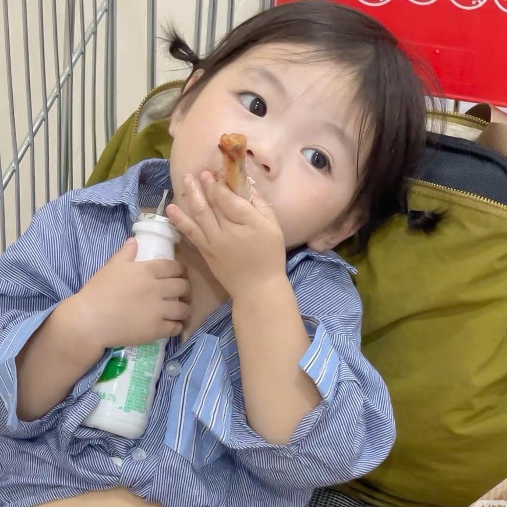 爱吃零食的小馨