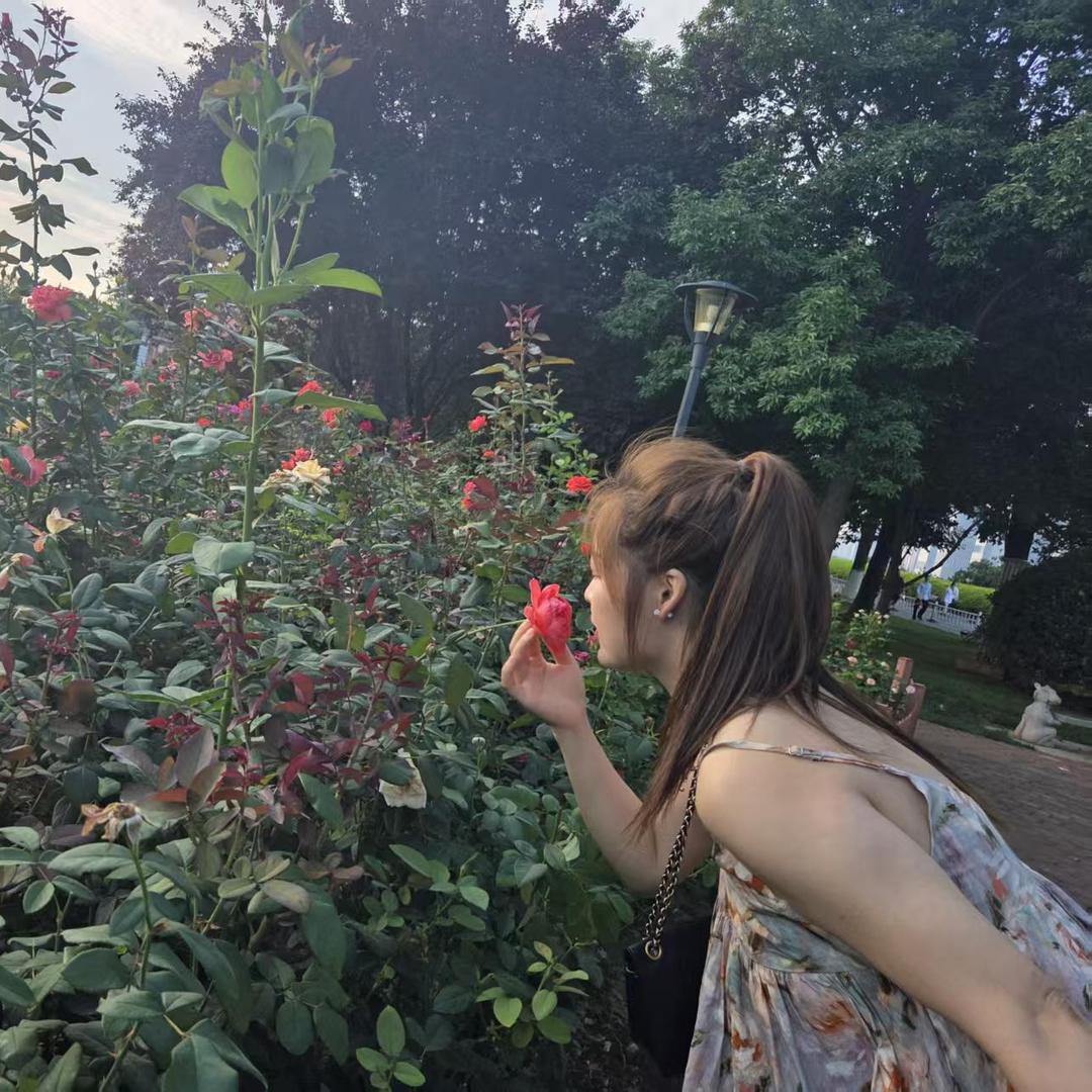 ღ᭄ꦿW⁰̴̷̷ ̮ ⁰̴̷̷U