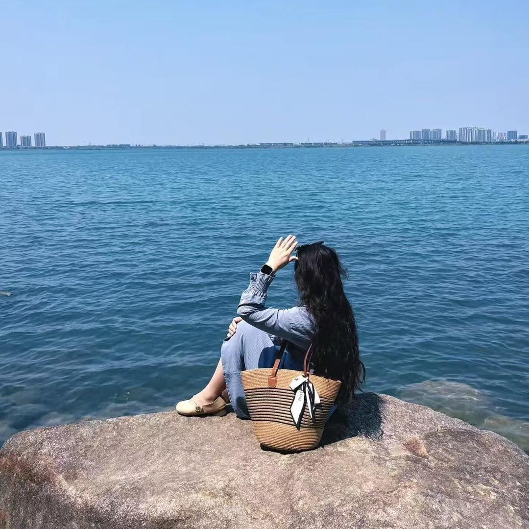 假装可爱