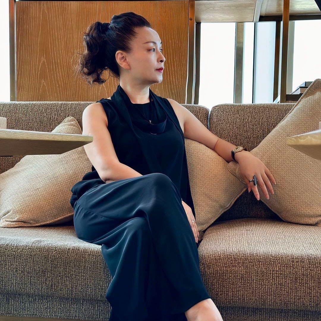 四小姐的试衣镜