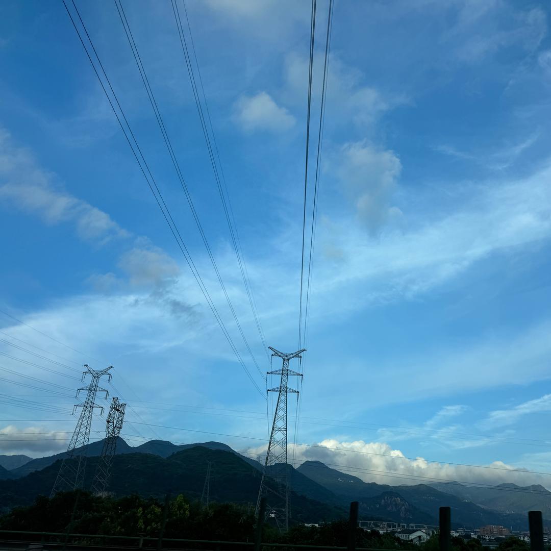坐在月亮上看星星