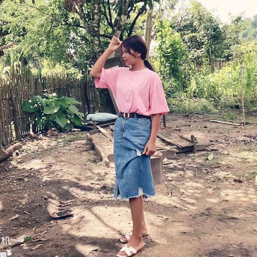缅甸🇲🇲佤族黑妹在福建卖家乡特产