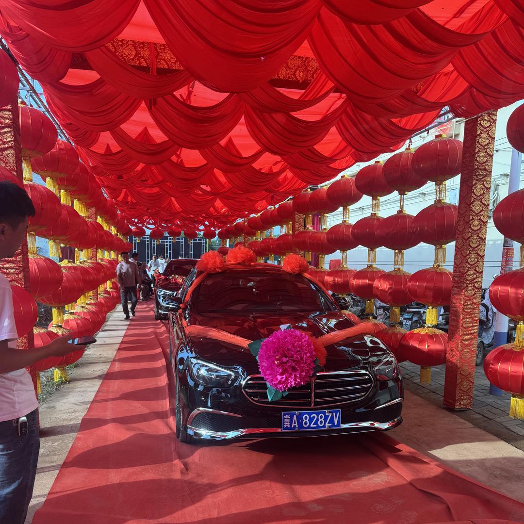 跑婚车的建筑师【邯郸地区婚车租赁】