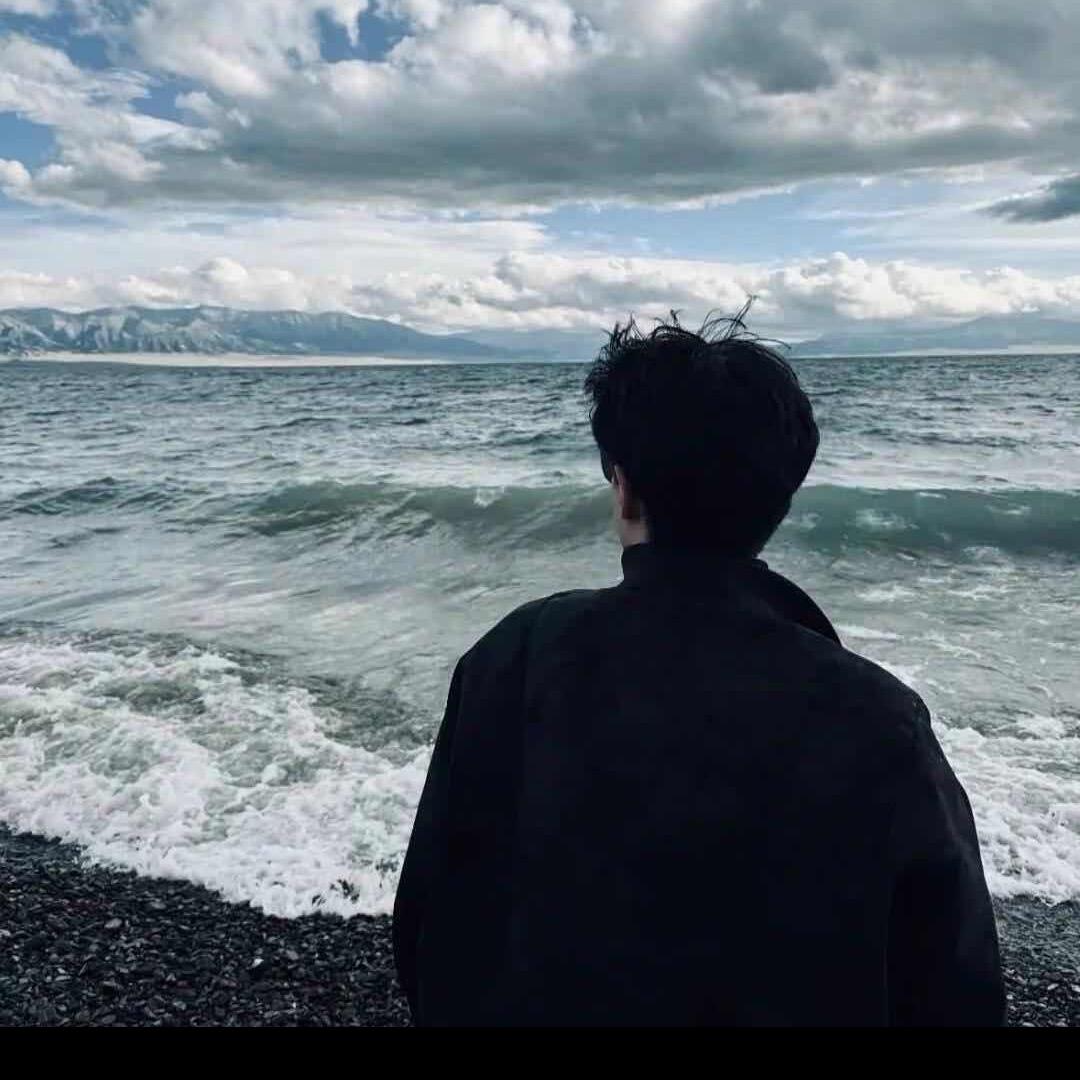 李