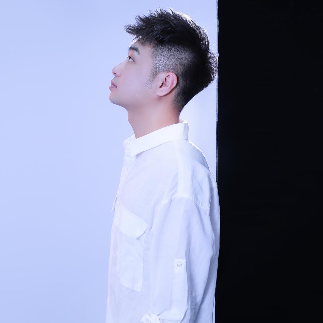 凌源简美发型设计