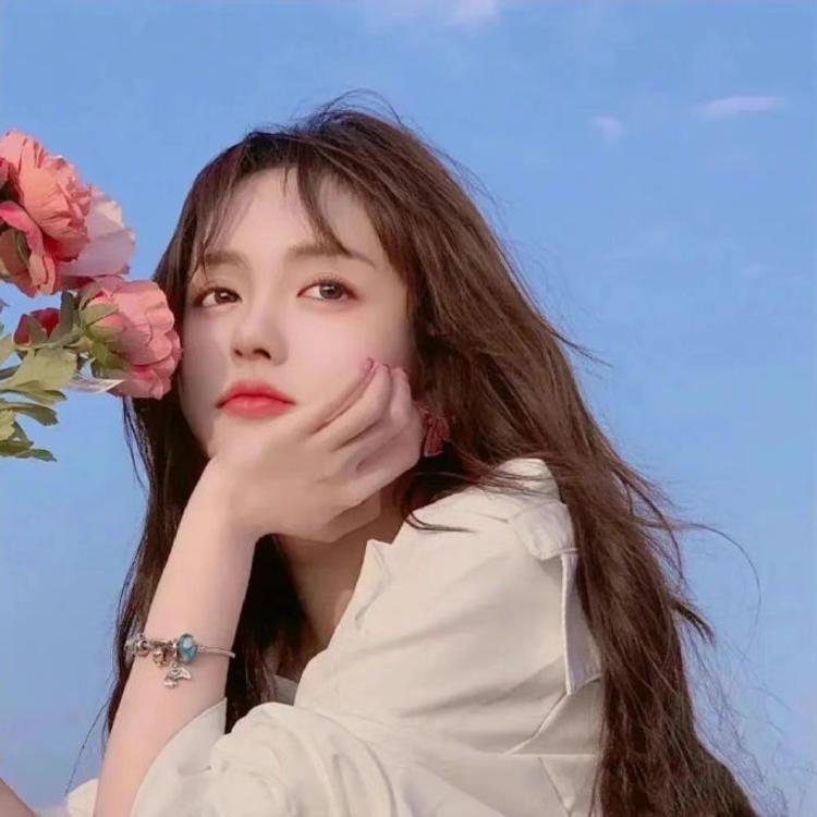 卖枇杷的小女孩👧🏻