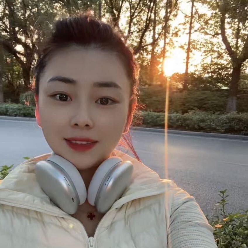 闪闪发光服饰