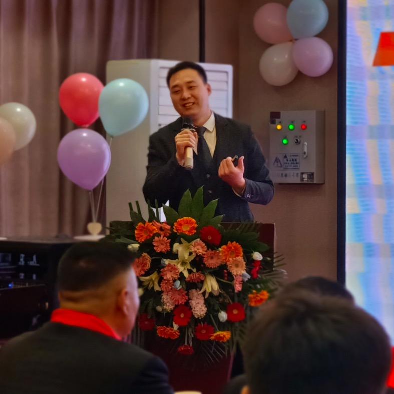 梦想涨价的猪十七