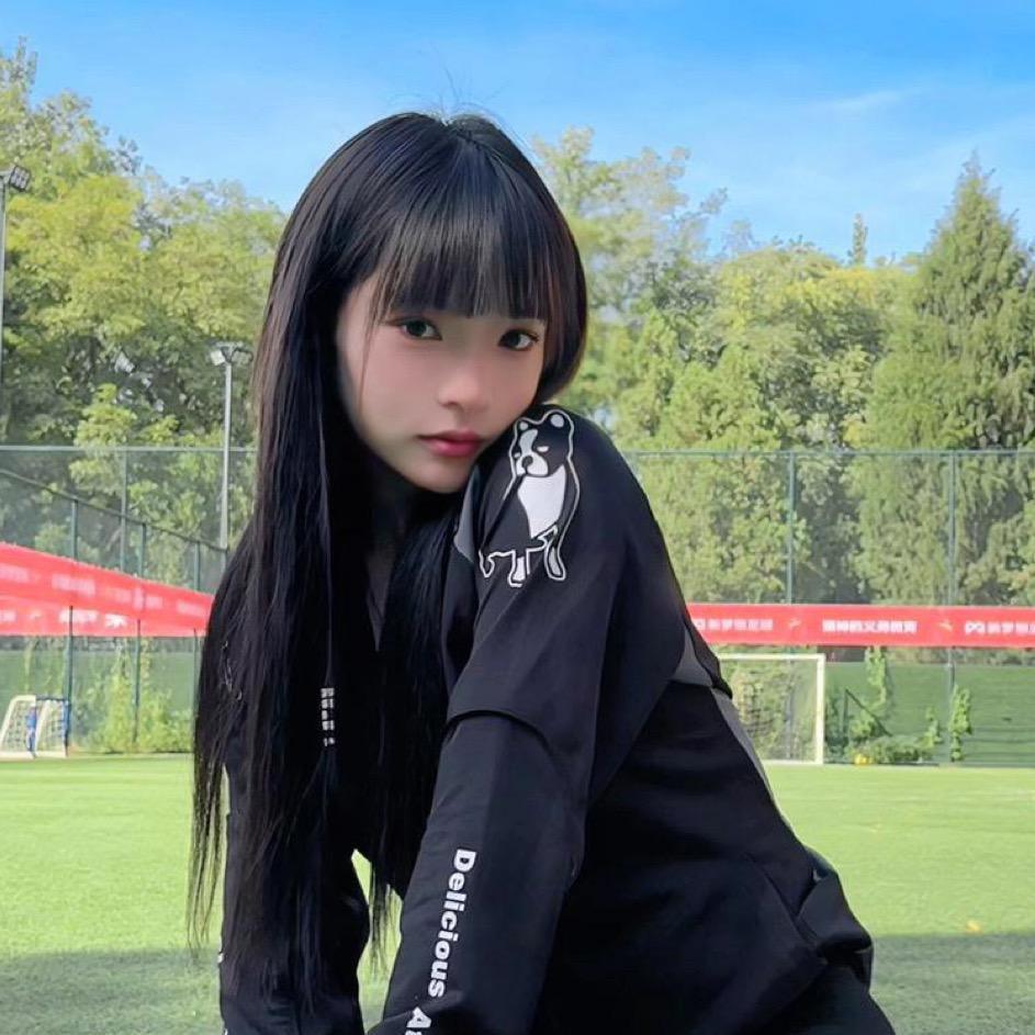 小姐爱看球
