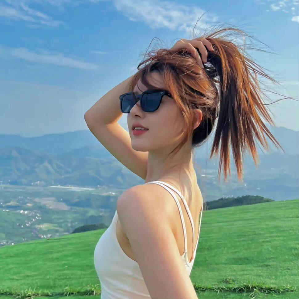 卡粉美女